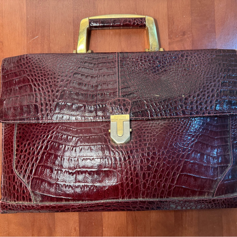 Elegant Brown Leather Briefcase